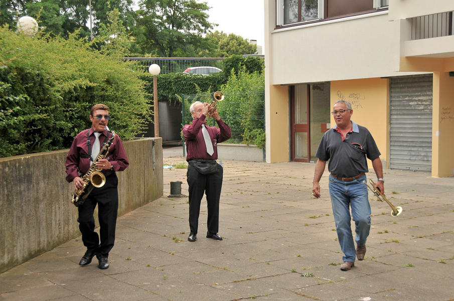 Maison de Quartier Champs Elysees Evry - Repas de Quartier en Musique 037.jpg